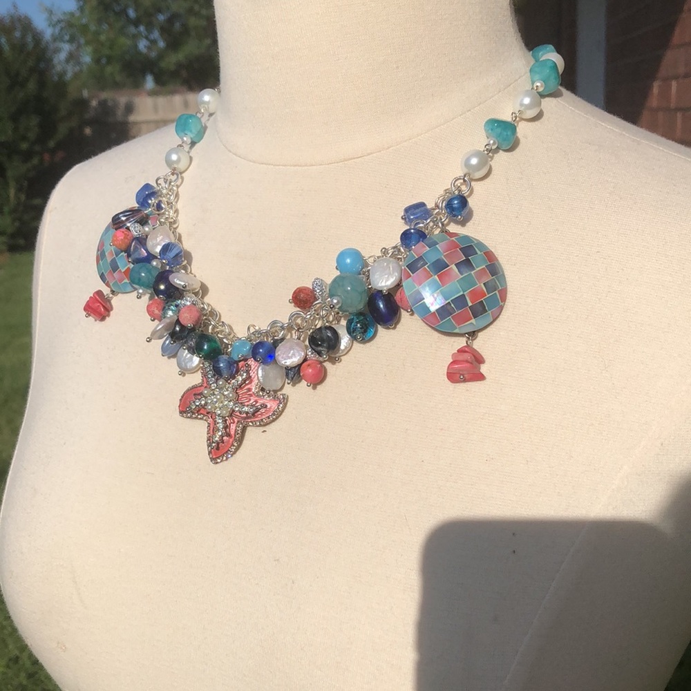 Beach Babe! ๐๐โ๏ธ๐๏ธ Hand crafted necklace from vintage earrings and beads - Picture 2 of 12